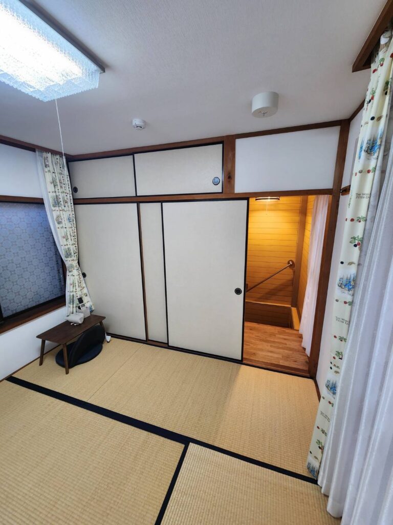 押入れ　ソファ